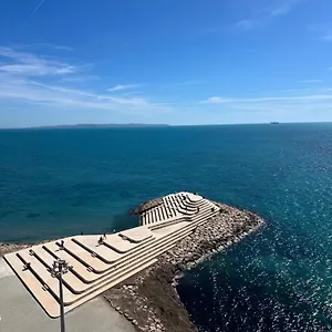  Apartment Sea View